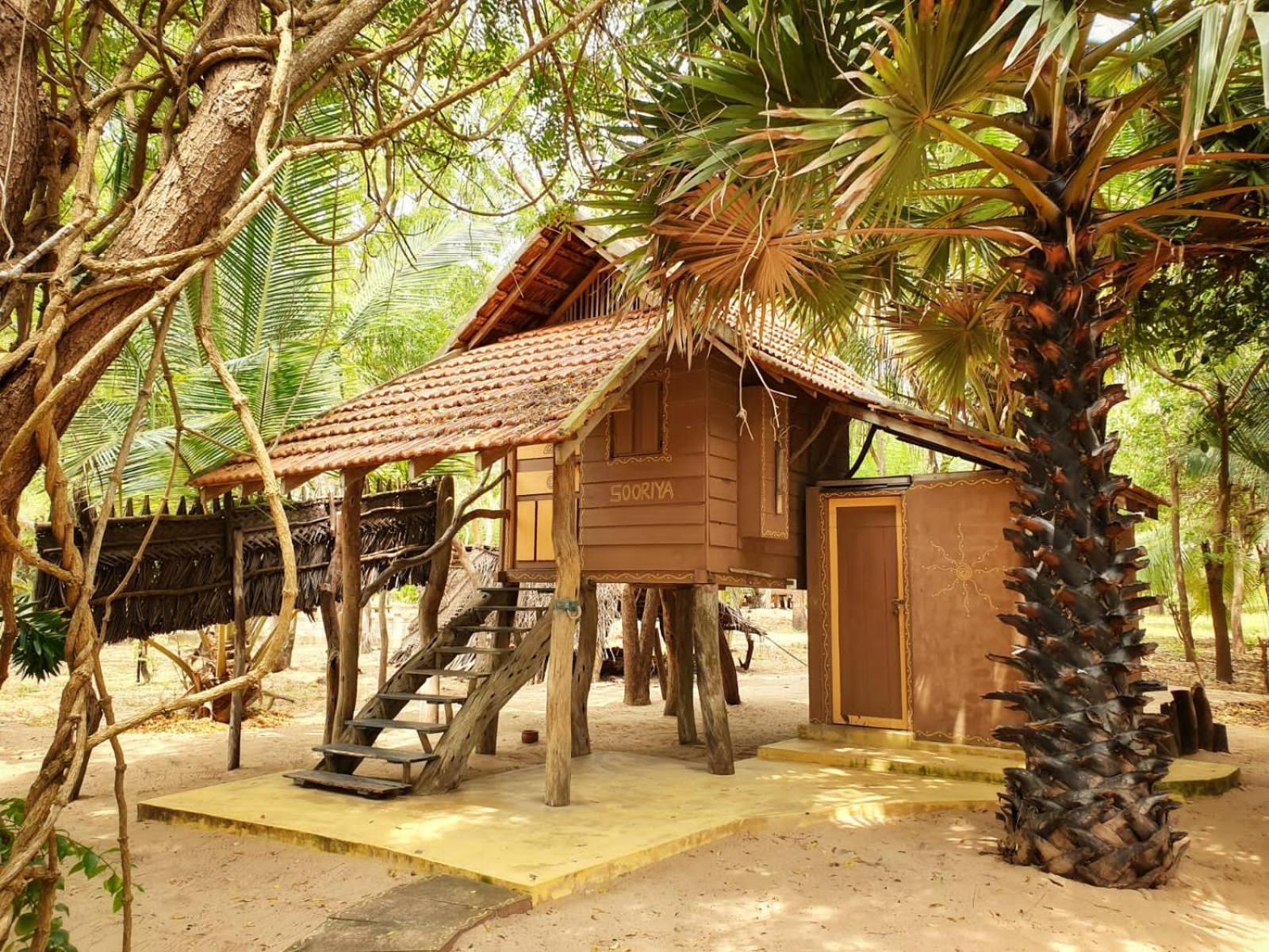 Light House Beach Hut Komari Buitenkant foto