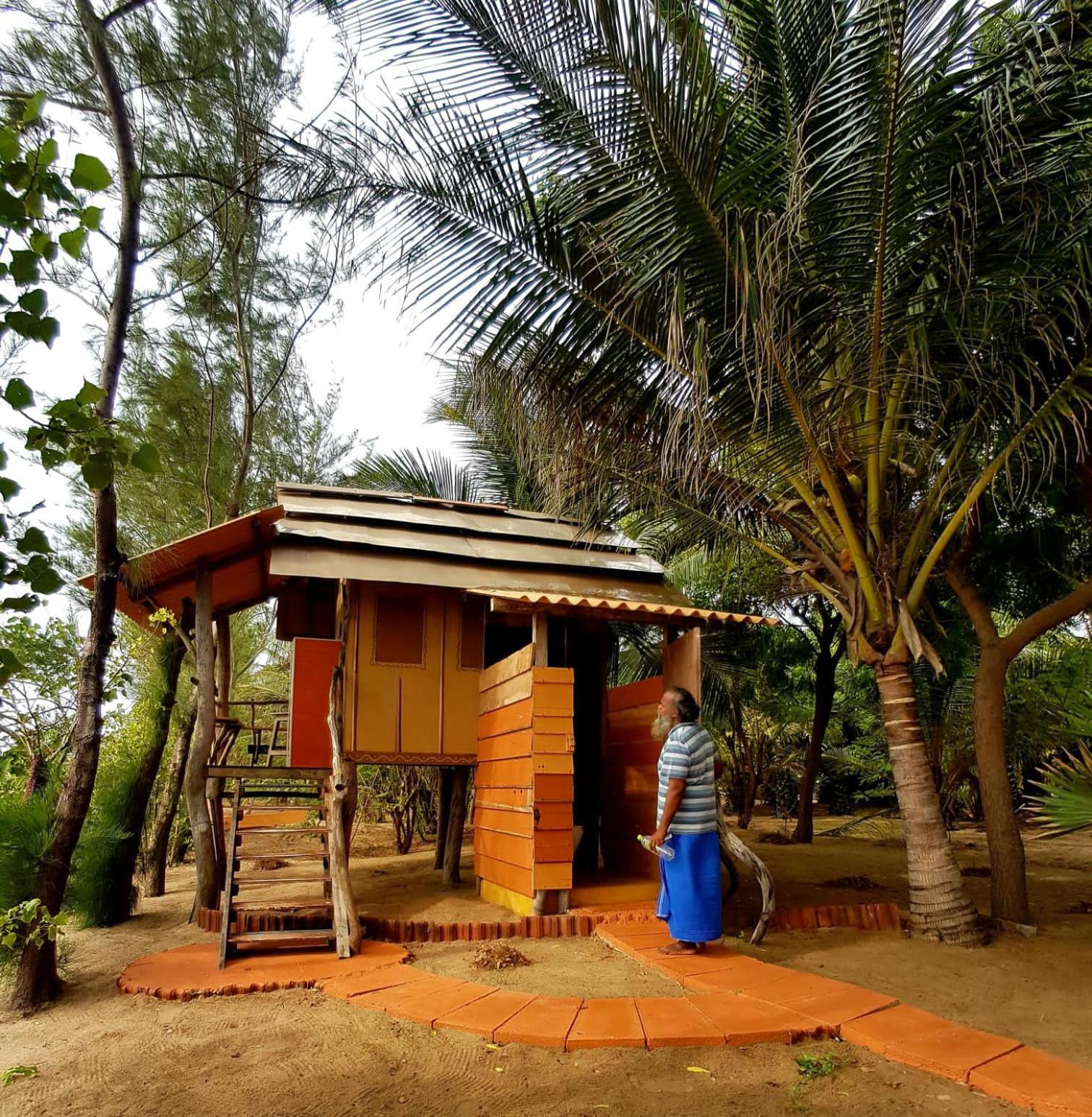Light House Beach Hut Komari Buitenkant foto