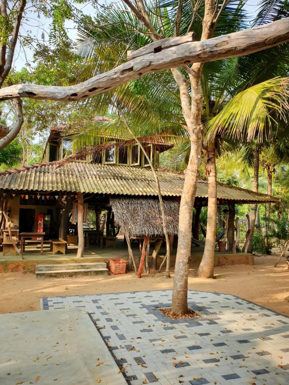 Light House Beach Hut Komari Buitenkant foto